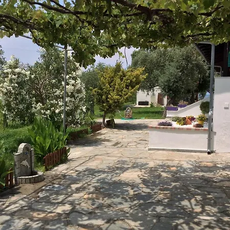 Karadolas Rachoni شقة