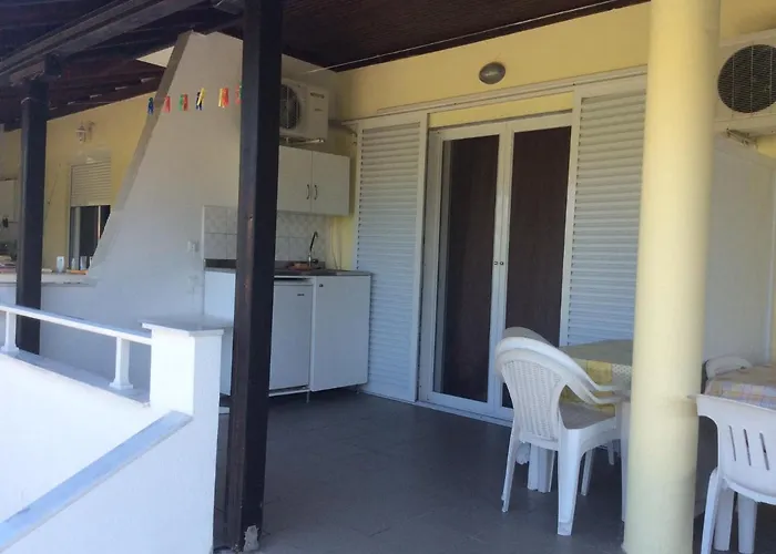 Karadolas Rachoni شقة *