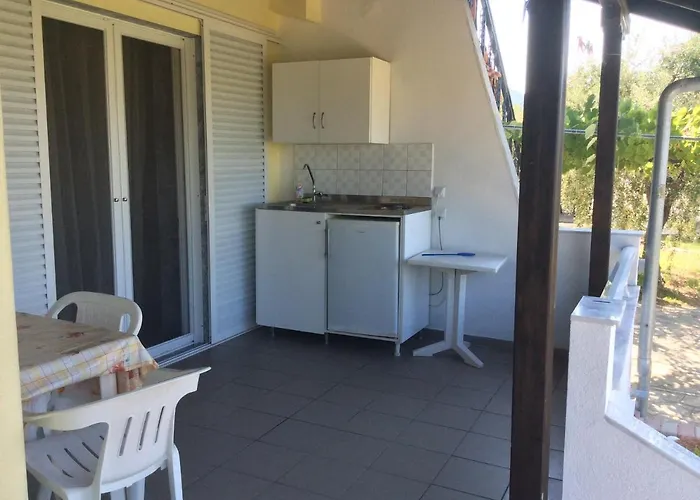 Karadolas Rachoni Apartment